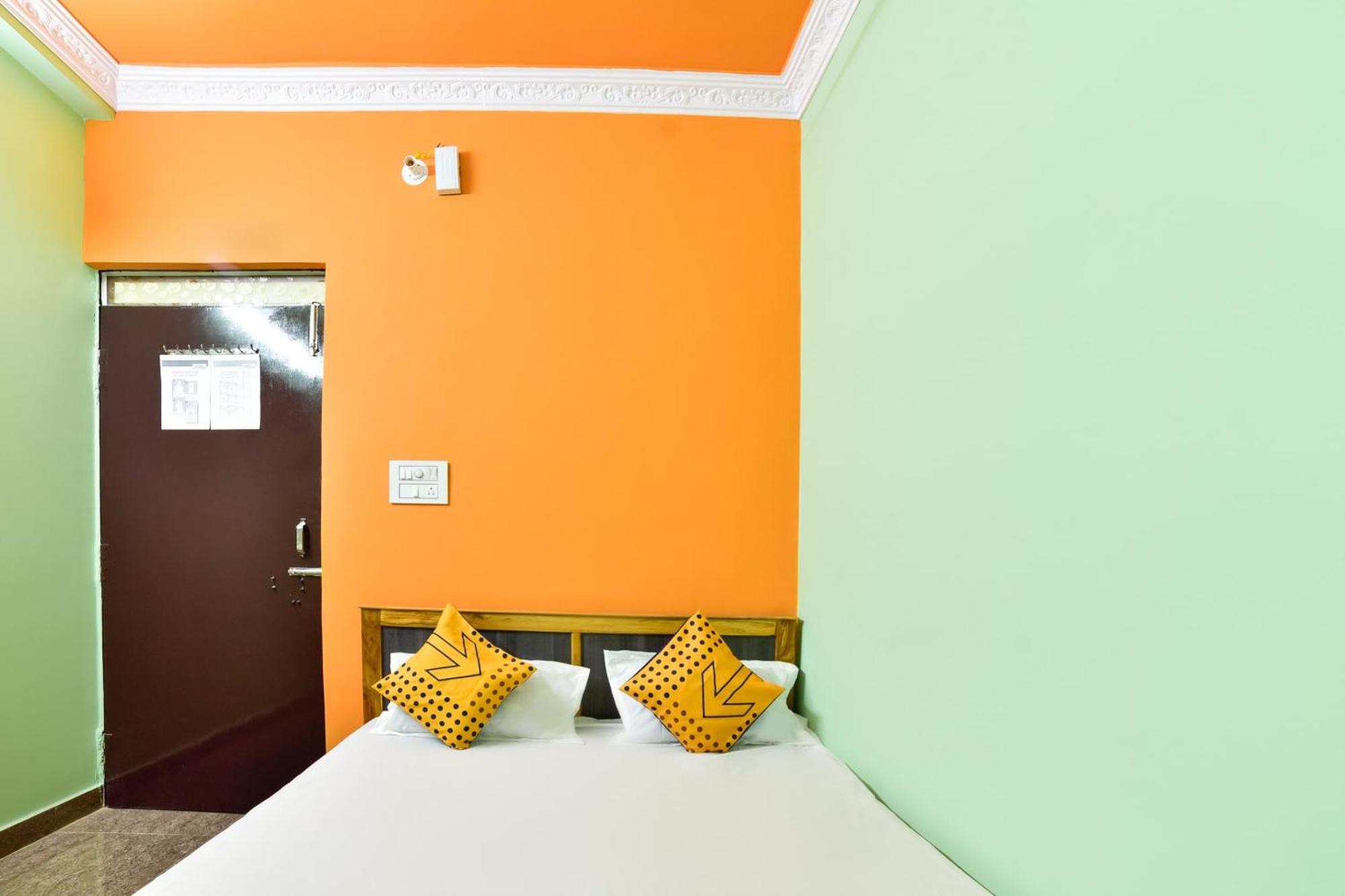 Spot On Devlok Guest House Patna  Ngoại thất bức ảnh