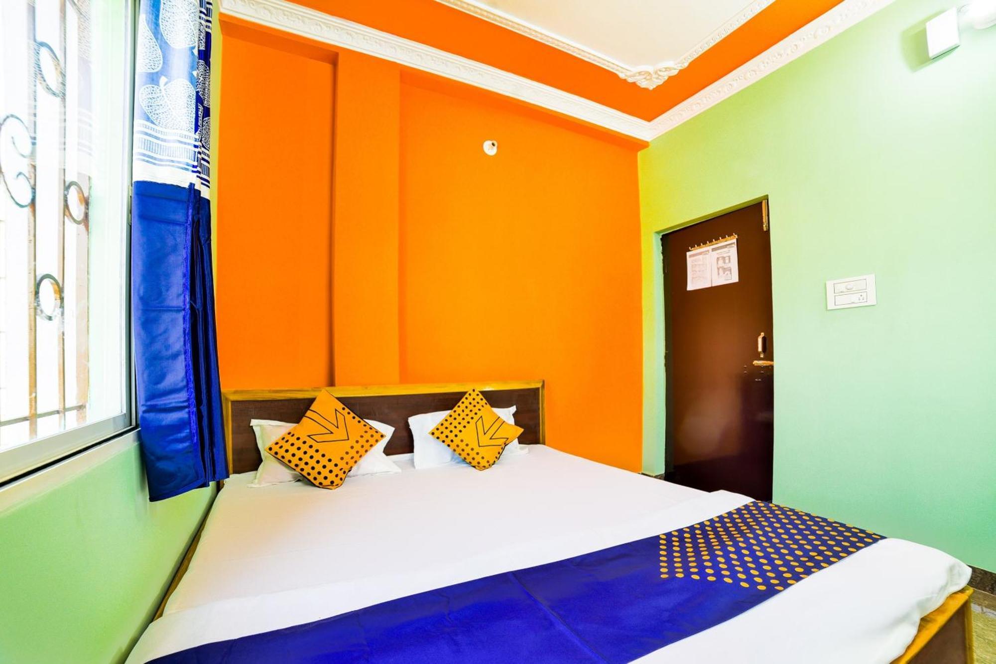 Spot On Devlok Guest House Patna  Ngoại thất bức ảnh