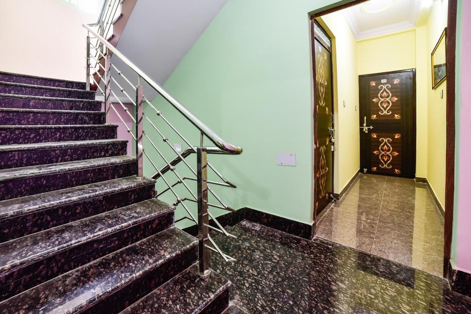 Spot On Devlok Guest House Patna  Ngoại thất bức ảnh