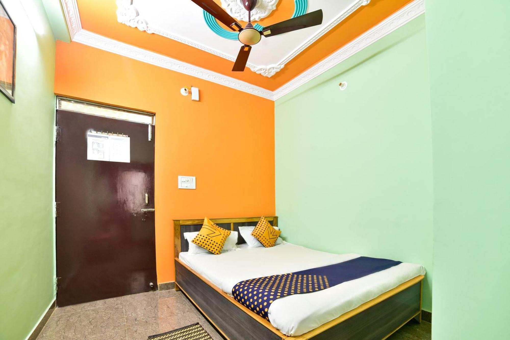 Spot On Devlok Guest House Patna  Ngoại thất bức ảnh