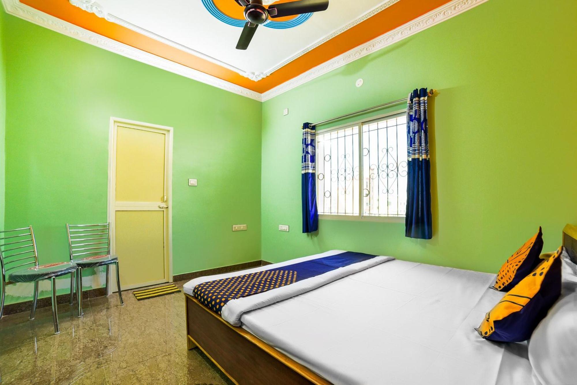 Spot On Devlok Guest House Patna  Ngoại thất bức ảnh