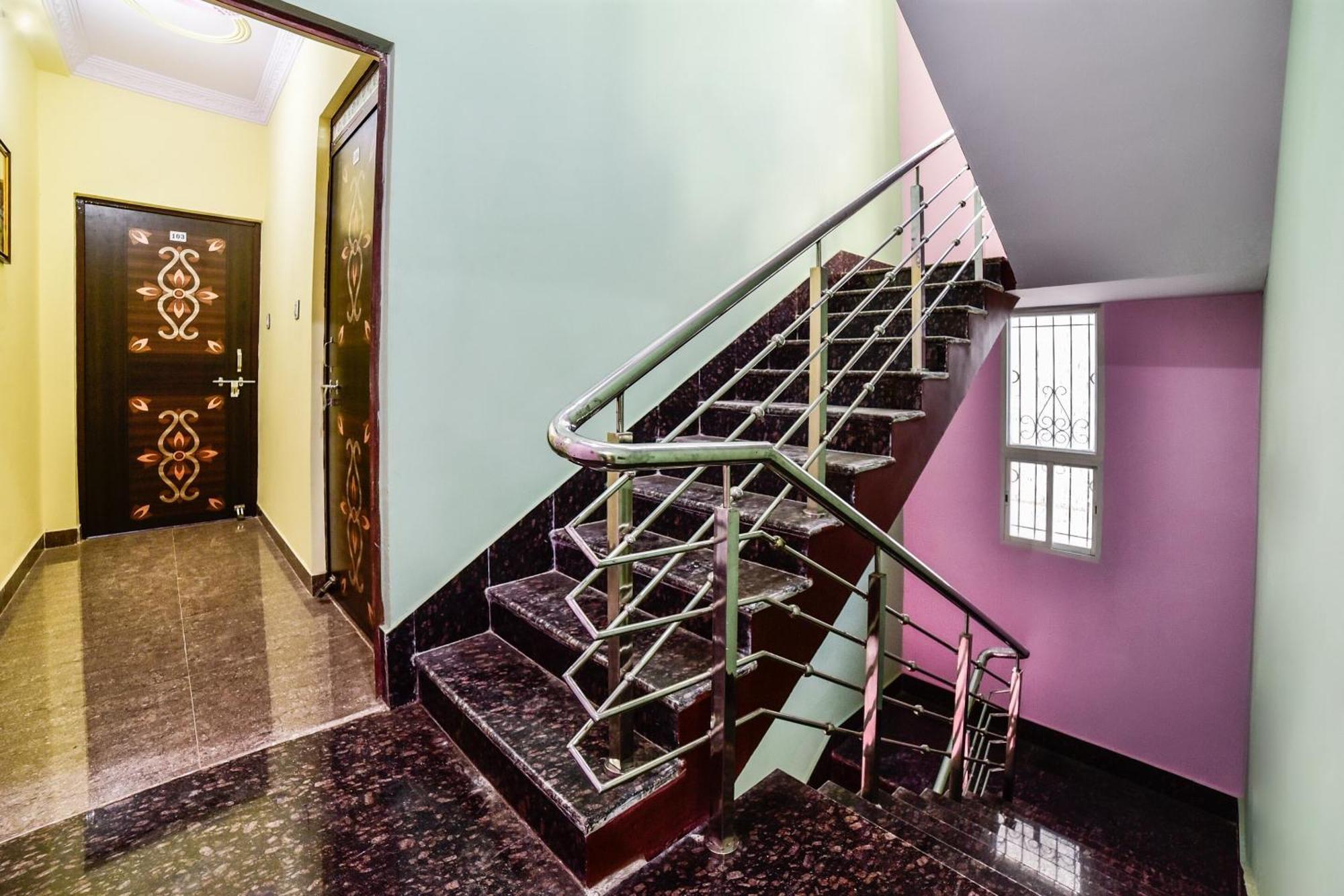 Spot On Devlok Guest House Patna  Ngoại thất bức ảnh
